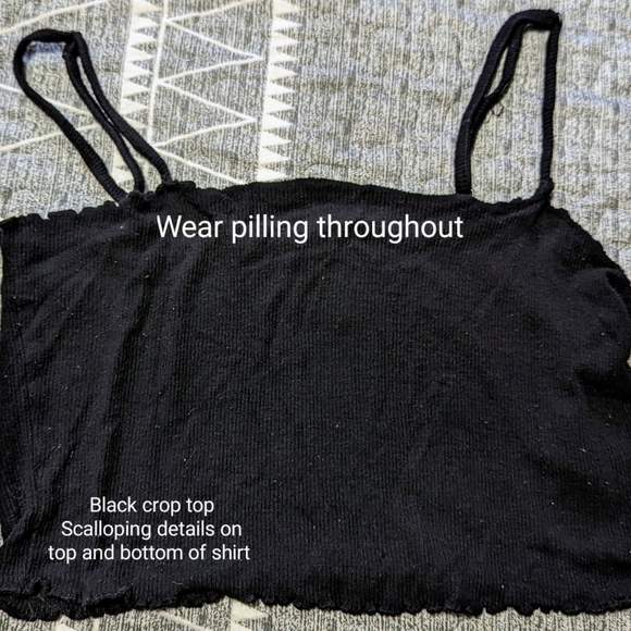 🎉 Free with purchase - Garage brand, xs ladies black crop tank, used - Picture 2 of 6